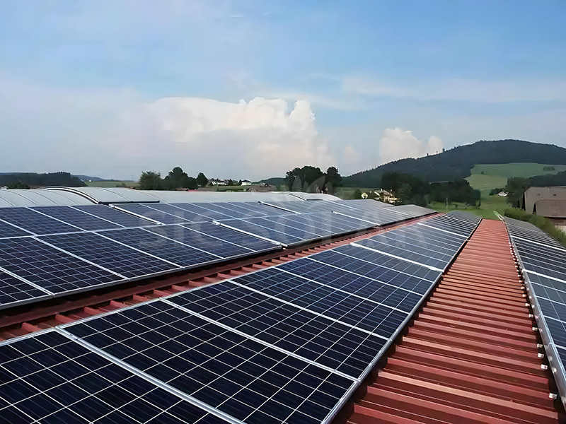 80KW Solar Panel Installation On Metal Roof In Saudi Arabia