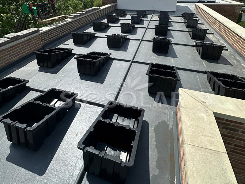 20KW Flat Roof Plastic Solar Ballast Mounting In Britain
